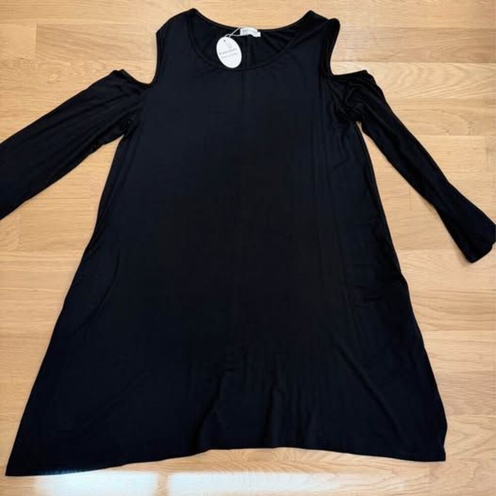 Kancystore Cold Shoulder Swing Tunic Top – Black – Size XL
